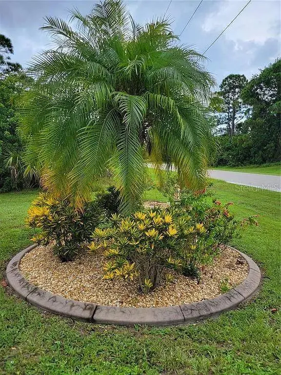 142 YELLOW PINE DR, Rotonda West, FL 33947
