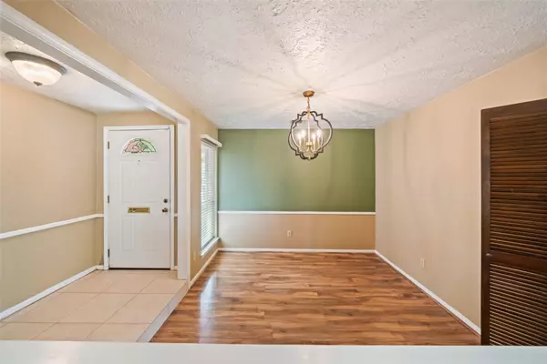 6210 Leaf Arbor DR, Houston, TX 77092