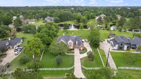 12010 Live Oak DR, Magnolia, TX 77354
