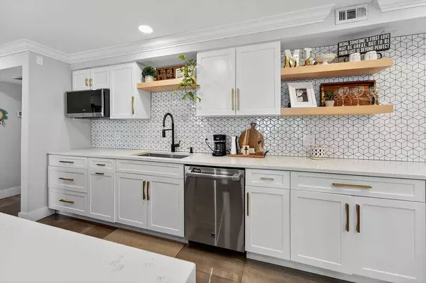 5440 N Ocean DR 1404, Singer Island, FL 33404