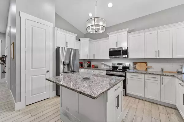 443 SE Dolphin DR, Stuart, FL 34996