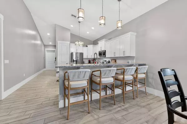 443 SE Dolphin DR, Stuart, FL 34996