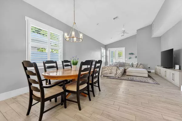 443 SE Dolphin DR, Stuart, FL 34996