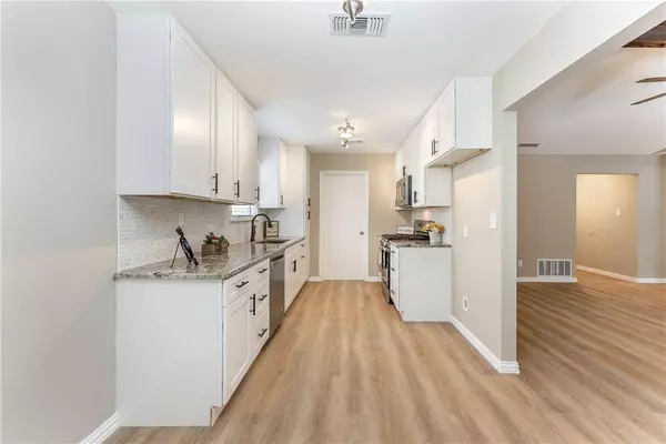 513 Purple Sage DR, Round Rock, TX 78681