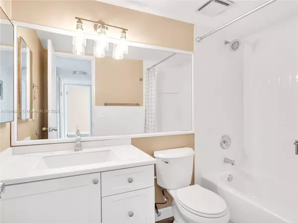 10300 NW 9th St Cir #201, Miami, FL 33172