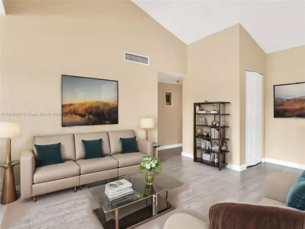 10300 NW 9th St Cir #201, Miami, FL 33172