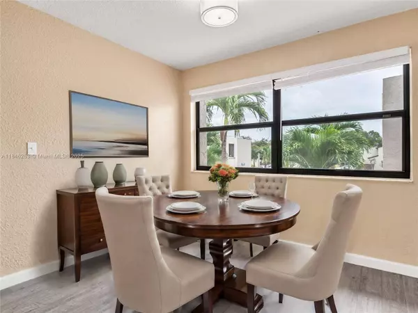 10300 NW 9th St Cir #201, Miami, FL 33172