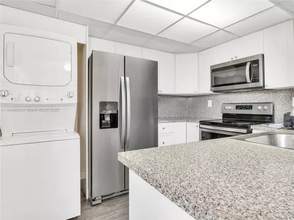 10300 NW 9th St Cir #201, Miami, FL 33172