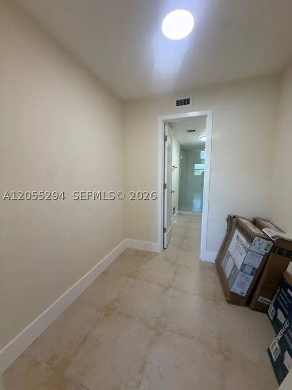 9351 Fontainebleau Blvd #B112, Miami, FL 33172
