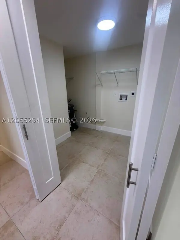 9351 Fontainebleau Blvd #B112, Miami, FL 33172