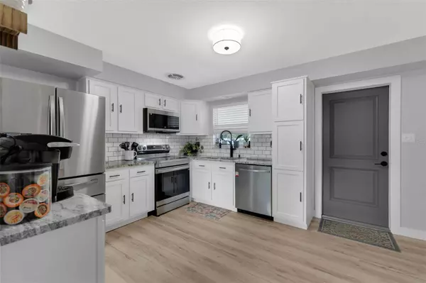 2720 KUMQUAT DR, Edgewater, FL 32141