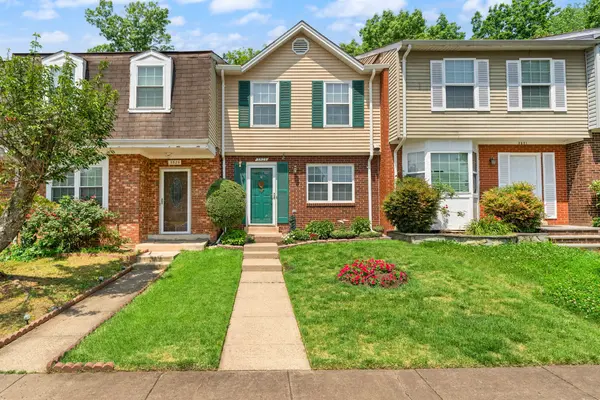 3523 Castle Hill Dr, Woodbridge, VA 22193-5326