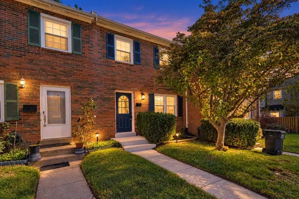 3474 Beale Ct, Woodbridge, VA 22193-1702