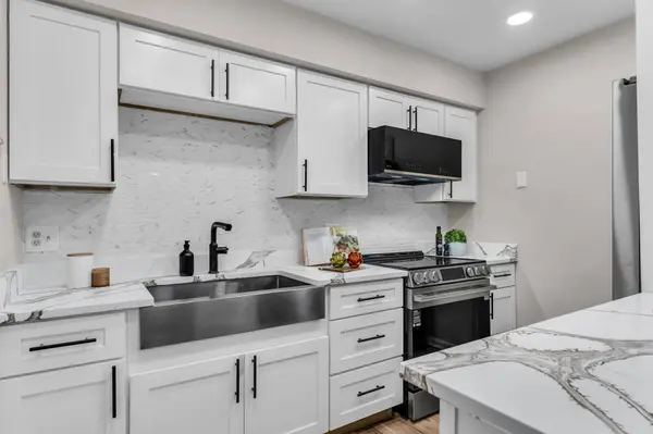 3474 Beale Ct, Woodbridge, VA 22193-1702