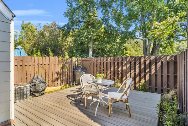 3474 Beale Ct, Woodbridge, VA 22193-1702