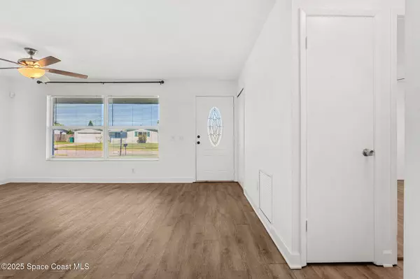 1773 Ixora DR W, Melbourne, FL 32935