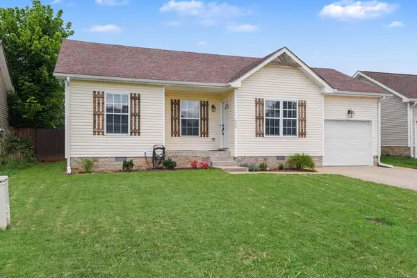 511 Fox Trot Dr, Clarksville, TN 37042