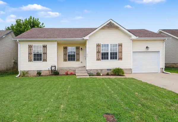 511 Fox Trot Dr, Clarksville, TN 37042