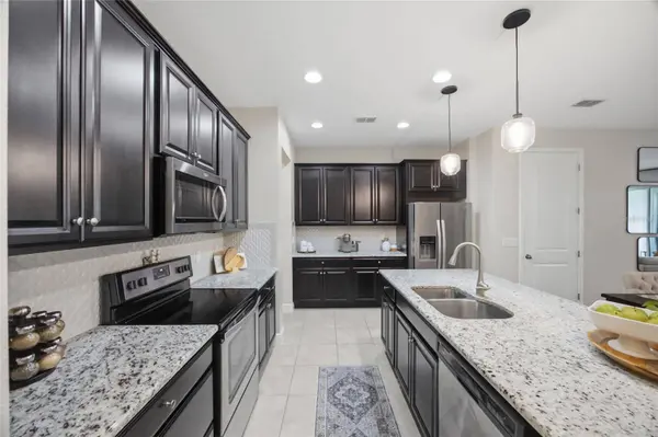 5525 CUMBERLAND STAR CT #33, Lutz, FL 33558