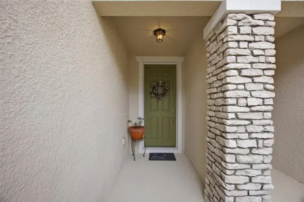 5525 CUMBERLAND STAR CT #33, Lutz, FL 33558