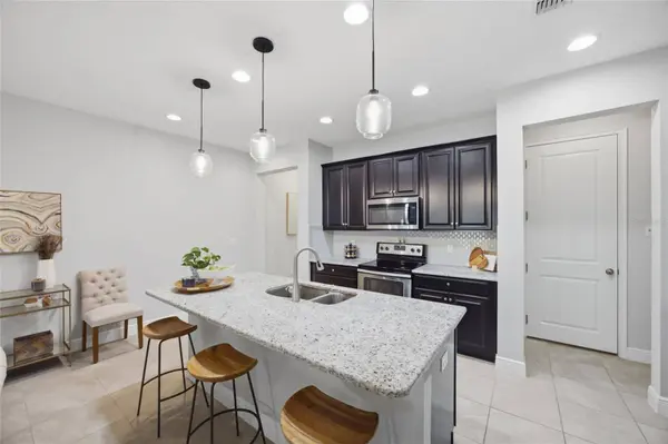 5525 CUMBERLAND STAR CT #33, Lutz, FL 33558