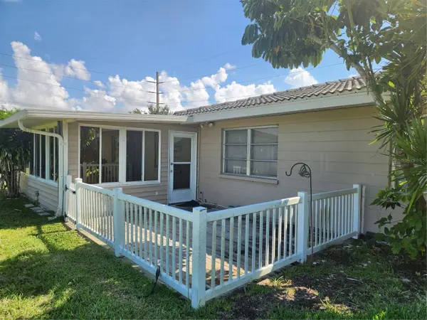 2006 BENEVA RD, Sarasota, FL 34232