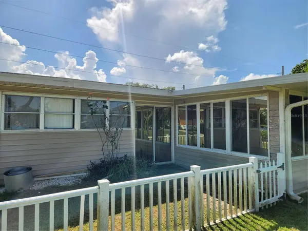 2006 BENEVA RD, Sarasota, FL 34232