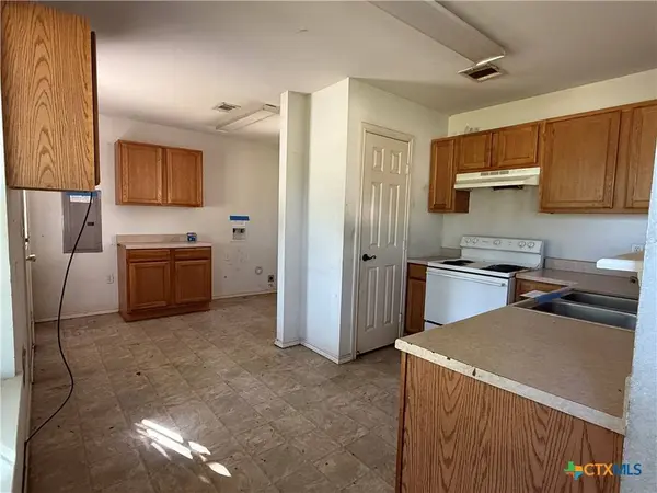 400 S Lucy ST, Bartlett, TX 76511