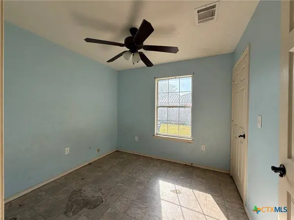 400 S Lucy ST, Bartlett, TX 76511