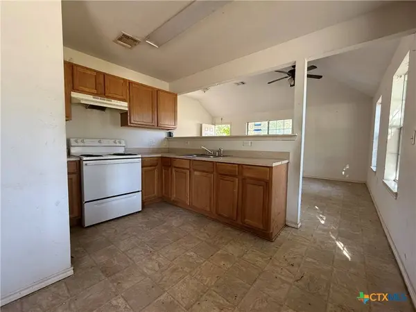 400 S Lucy ST, Bartlett, TX 76511