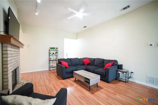 403 Courtney LN, Copperas Cove, TX 76522