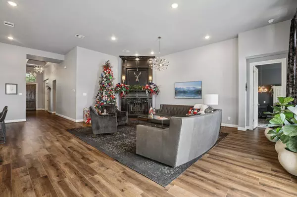 210 Barton Run DR, Georgetown, TX 78628