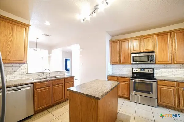 119 W Running Wolf TRL, Harker Heights, TX 76548