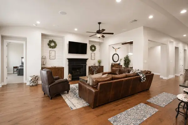 2928 San Milan PASS, Round Rock, TX 78665