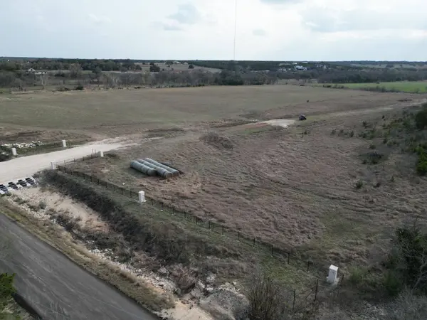 104 Scotty LN, Liberty Hill, TX 78642