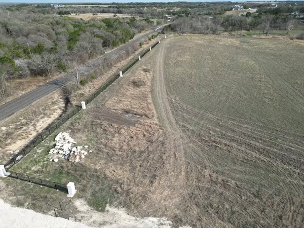 101 Scotty LN, Liberty Hill, TX 78642