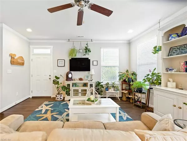 301 Sikeston LN, Chesapeake, VA 23322