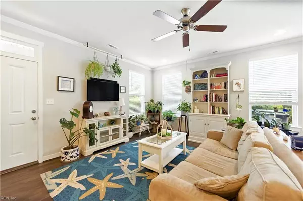 301 Sikeston LN, Chesapeake, VA 23322