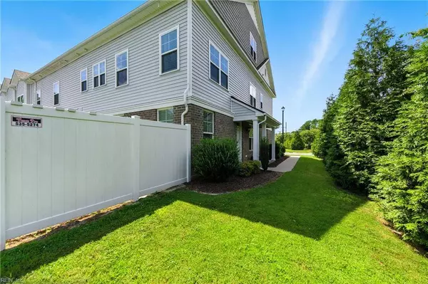 301 Sikeston LN, Chesapeake, VA 23322