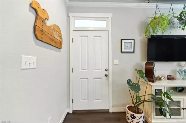 301 Sikeston LN, Chesapeake, VA 23322