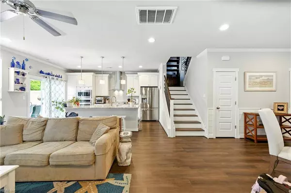 301 Sikeston LN, Chesapeake, VA 23322