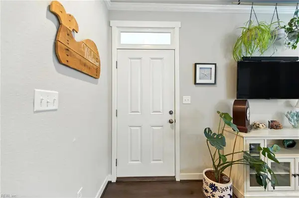 301 Sikeston LN, Chesapeake, VA 23322
