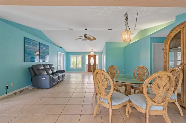 223 NE GOLF CLUB DR, New Smyrna Beach, FL 32168