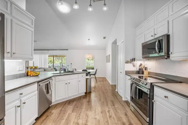 6838 STONEHEATH LN, Port Orange, FL 32128