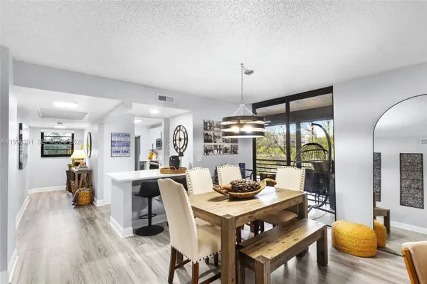 1101 Colony Point Cir #301, Pembroke Pines, FL 33026