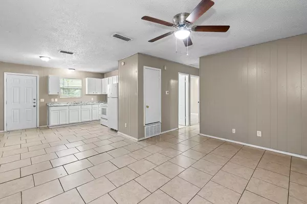 1611 Jones ST #5, Taylor, TX 76574