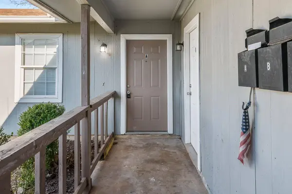 410 Thorndale #A, Taylor, TX 76574