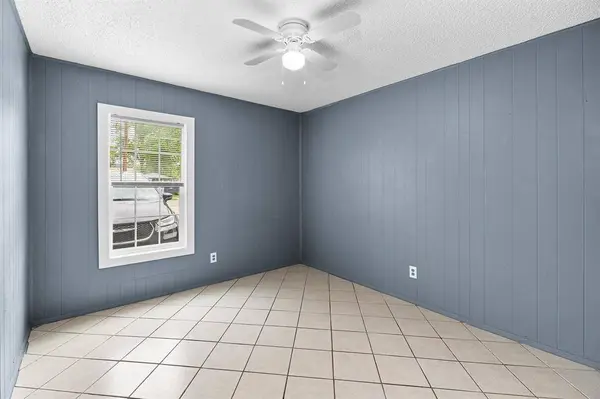 1611 Jones ST #6, Taylor, TX 76574