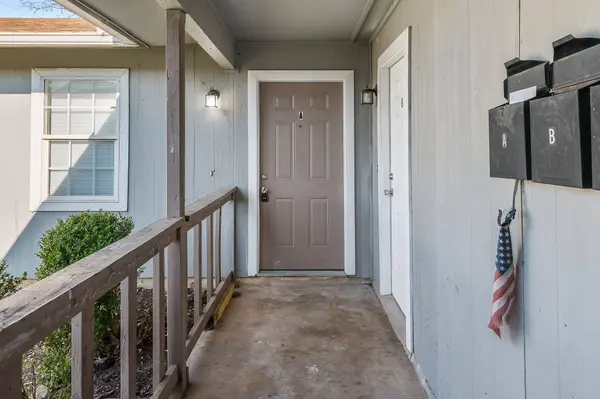 410 Old Thorndale RD #D, Taylor, TX 76574