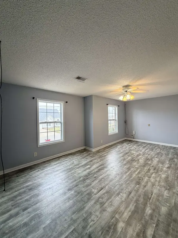 1022 Harding Dr, Clarksville, TN 37042